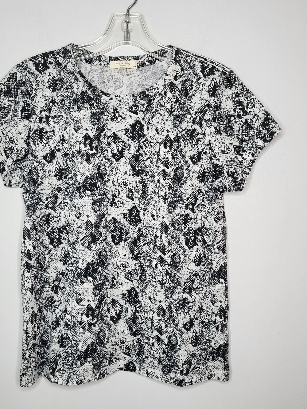 rag & bone All Over Snake Cotton Tee Classic Fit Size M Graphic Tee - Picture 2 of 11